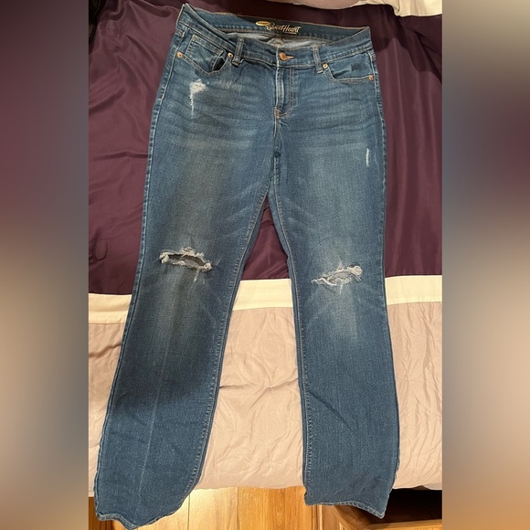 Old Navy Sweetheart Ripped Jeans - Picture 4 of 4